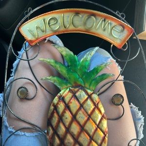 Metal pineapple Welcome Sign
